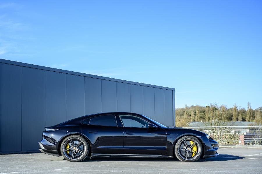 Porsche Taycan Turbo S 2020 года  (UK) (фото 17 из 40)